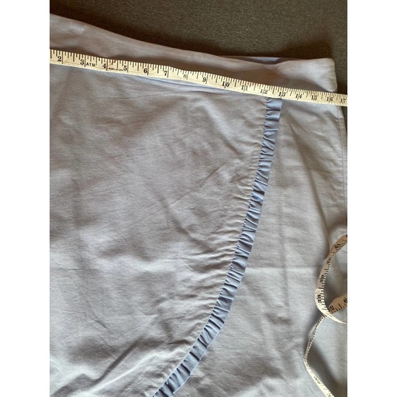 J. Crew Women’s Oxford faux wrap skirt size 10. Blue 100% cotton ruffled hem - Picture 4 of 10